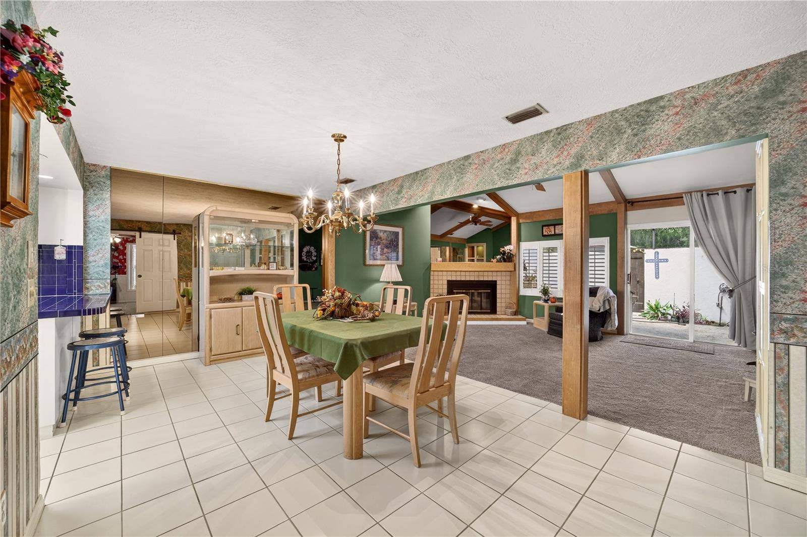 1708 NE 38TH AVENUE, Ocala, FL 34470 Dining room just off living room and kitchen
