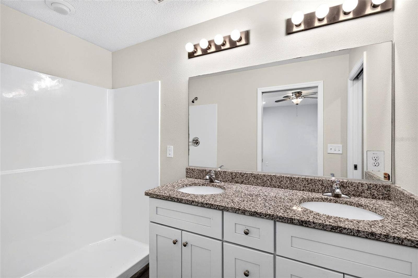 296 OAK LANE TRACK, Ocala, FL 34472 296 OAK LANE TRACK, Ocala, FL 34472