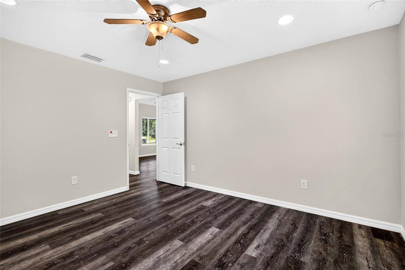 296 OAK LANE TRACK, Ocala, FL 34472 296 OAK LANE TRACK, Ocala, FL 34472