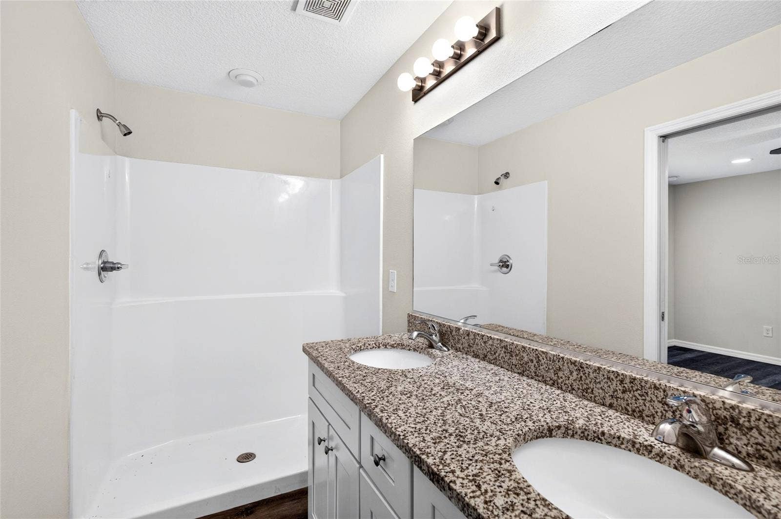 296 OAK LANE TRACK, Ocala, FL 34472 296 OAK LANE TRACK, Ocala, FL 34472