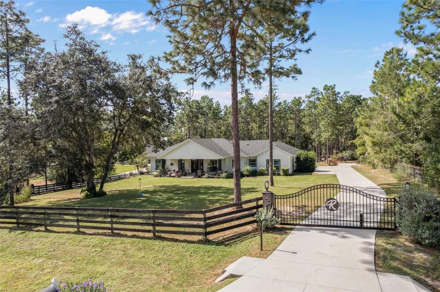 Property photo for 8556 COUNTY ROAD 243, Wildwood, FL