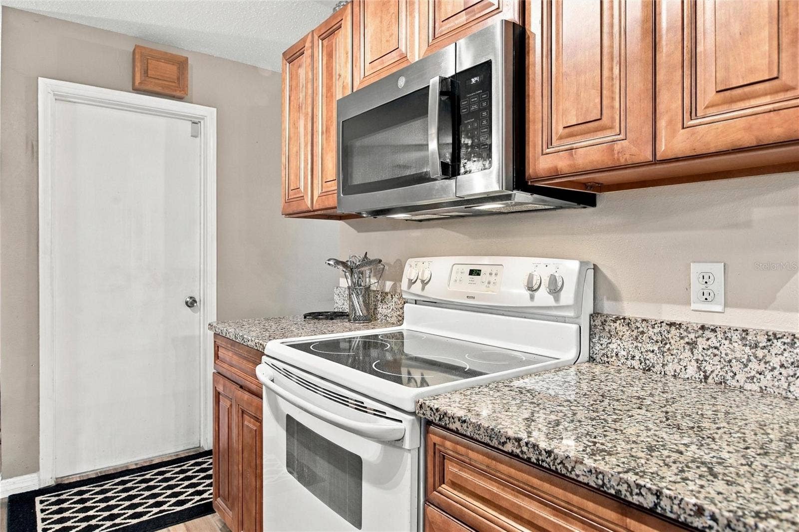 313 ROBIN HILL DRIVE, Altamonte Springs, FL 32701 313 ROBIN HILL DRIVE, Altamonte Springs, FL 32701