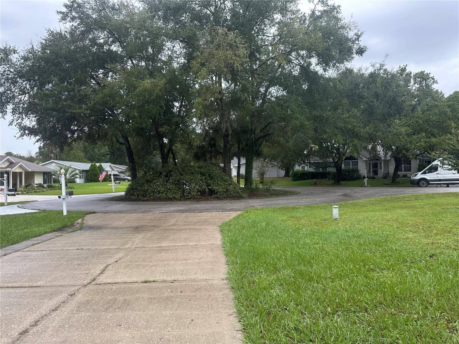 Long Driveway and cul de sac