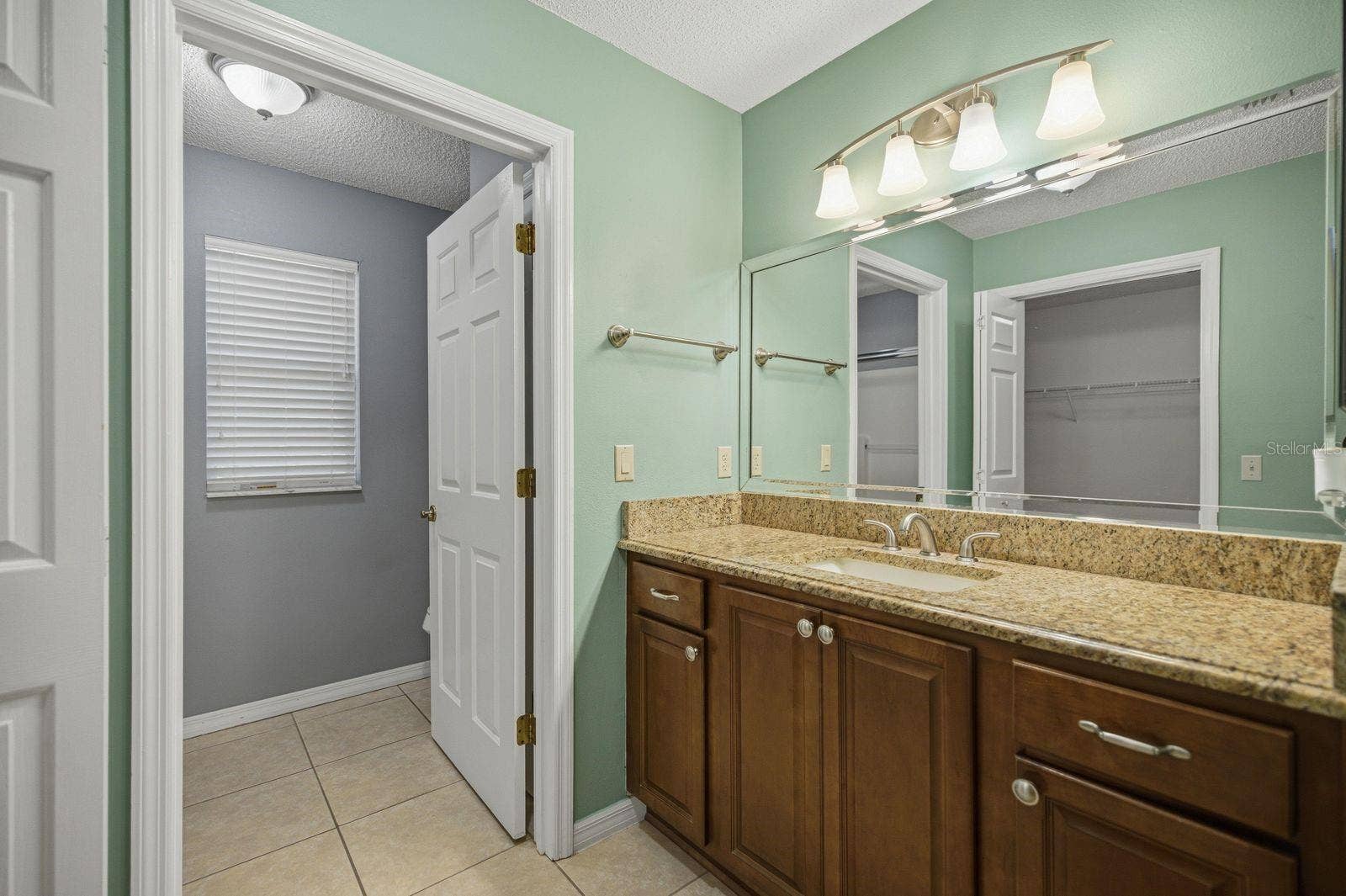 705 MURRAY LANE, Lady Lake, FL 32159 Primary en-suite
