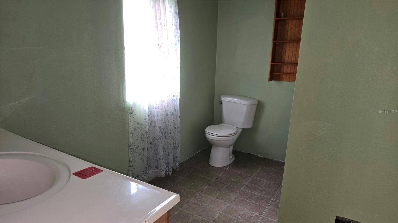 18007 SE 90TH STREET, Ocklawaha, FL 32179 bath
