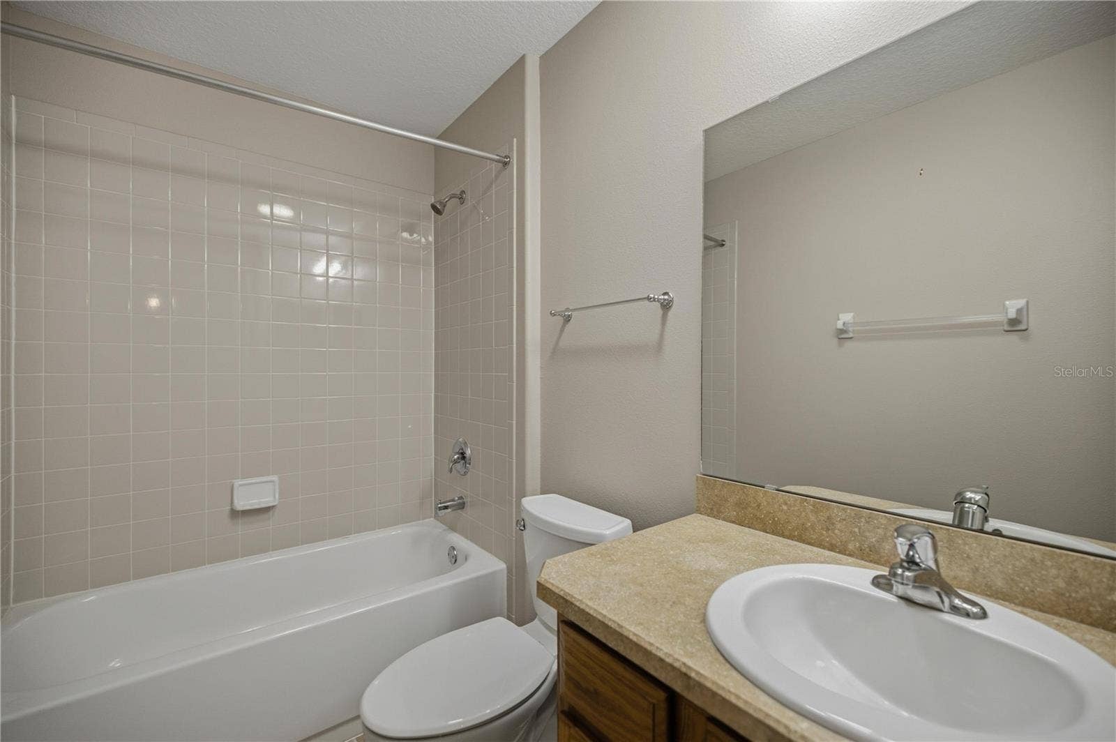 15673 SW 11TH TERRACE ROAD, Ocala, FL 34473 Second bathroom