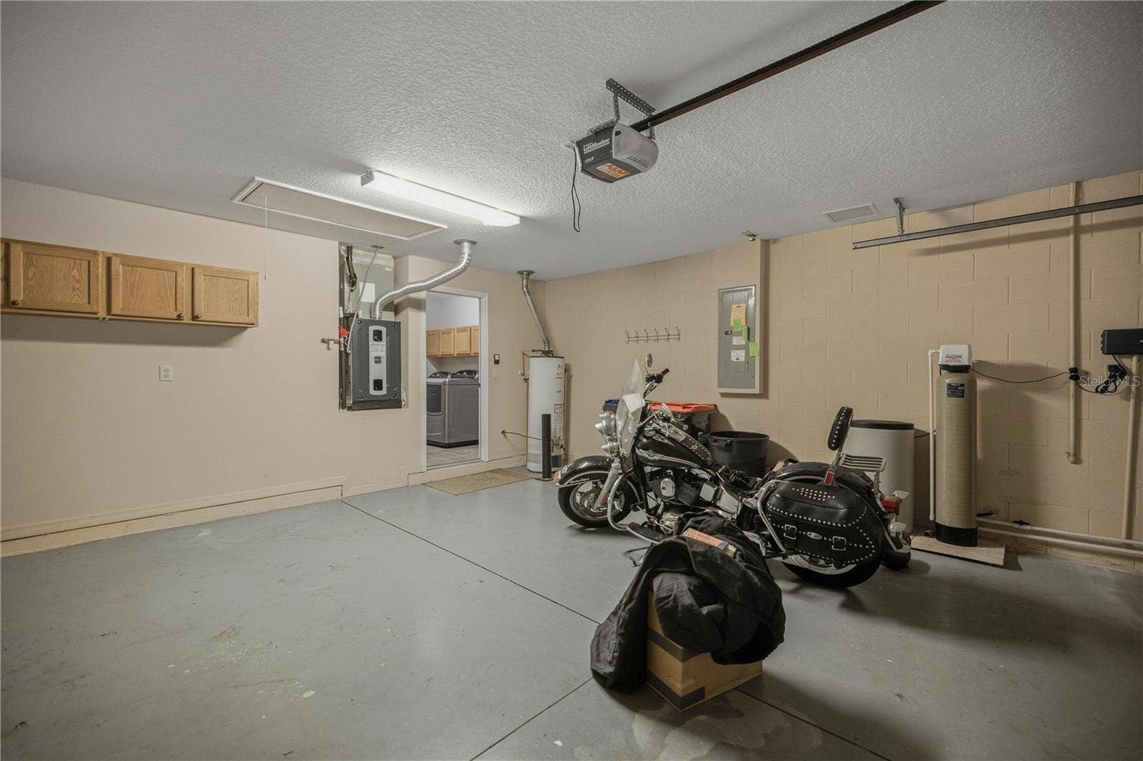 15673 SW 11TH TERRACE ROAD, Ocala, FL 34473 Garage