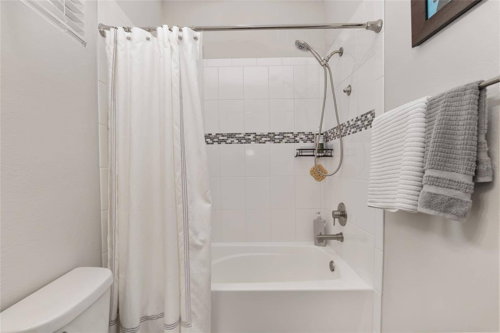 5247 NW 34TH STREET, Ocala, FL 34482 GUEST BATHROOM