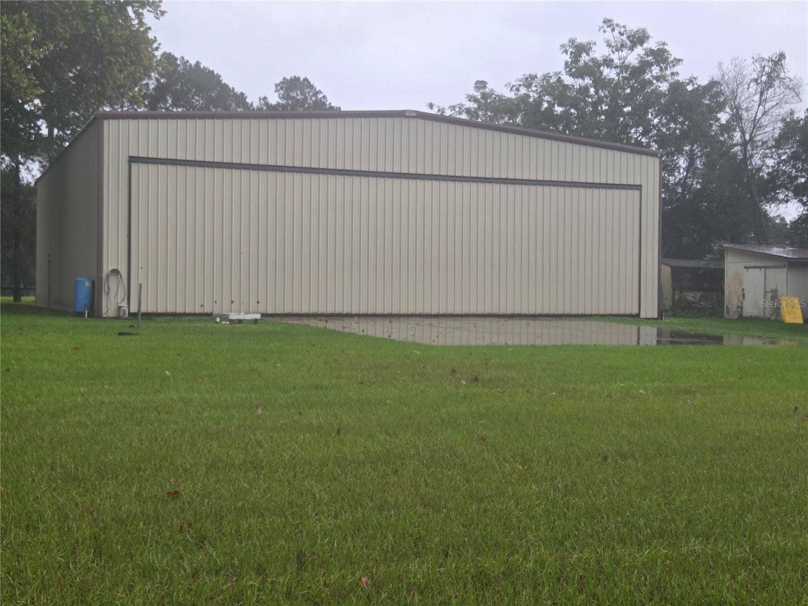 950 W HIGHWAY 316, Citra, FL 32113 Hanger with electric assisted door. Facing West