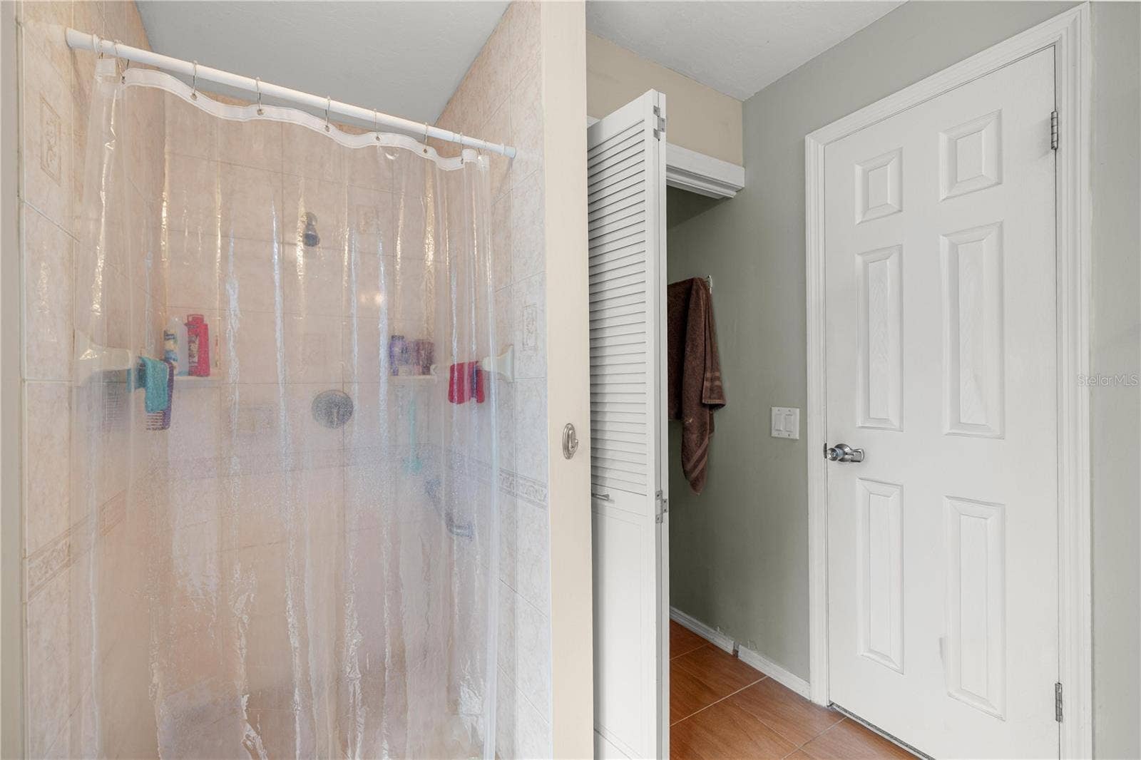 7910 SW 202ND COURT, Dunnellon, FL 34431 MASTER BEDROOM ENSUITE SHOWER & LINEN CLOSET