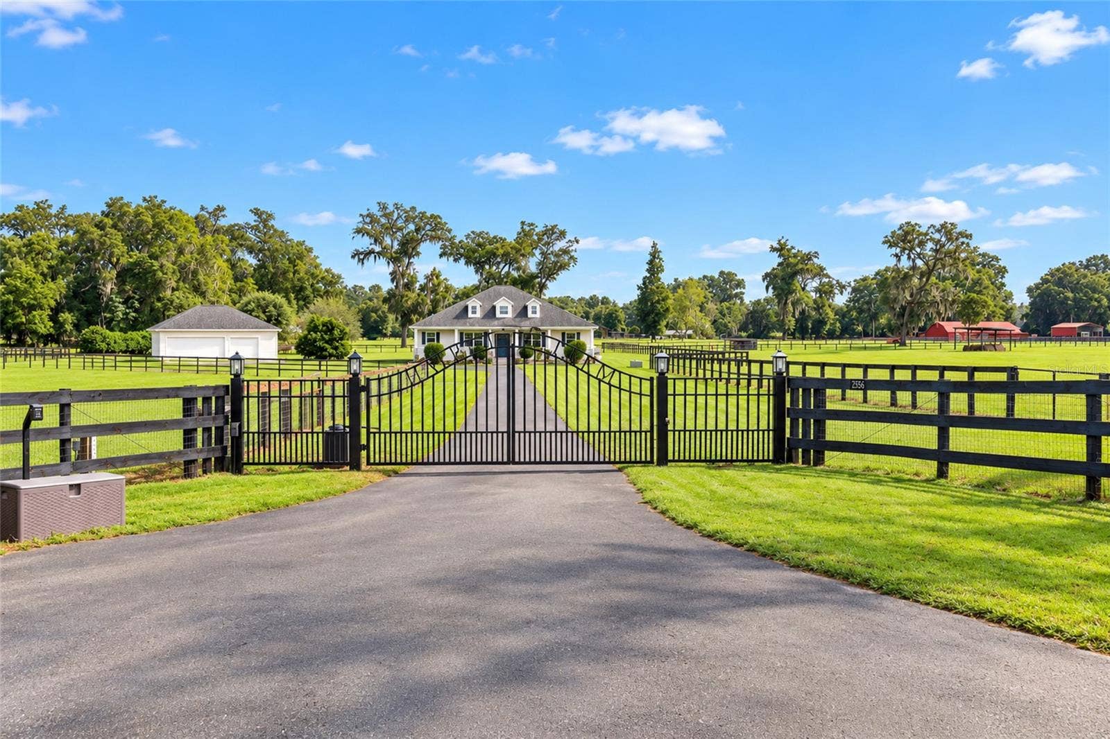 2556 NE 120TH STREET, Anthony, FL 32617 Gated Entrance.