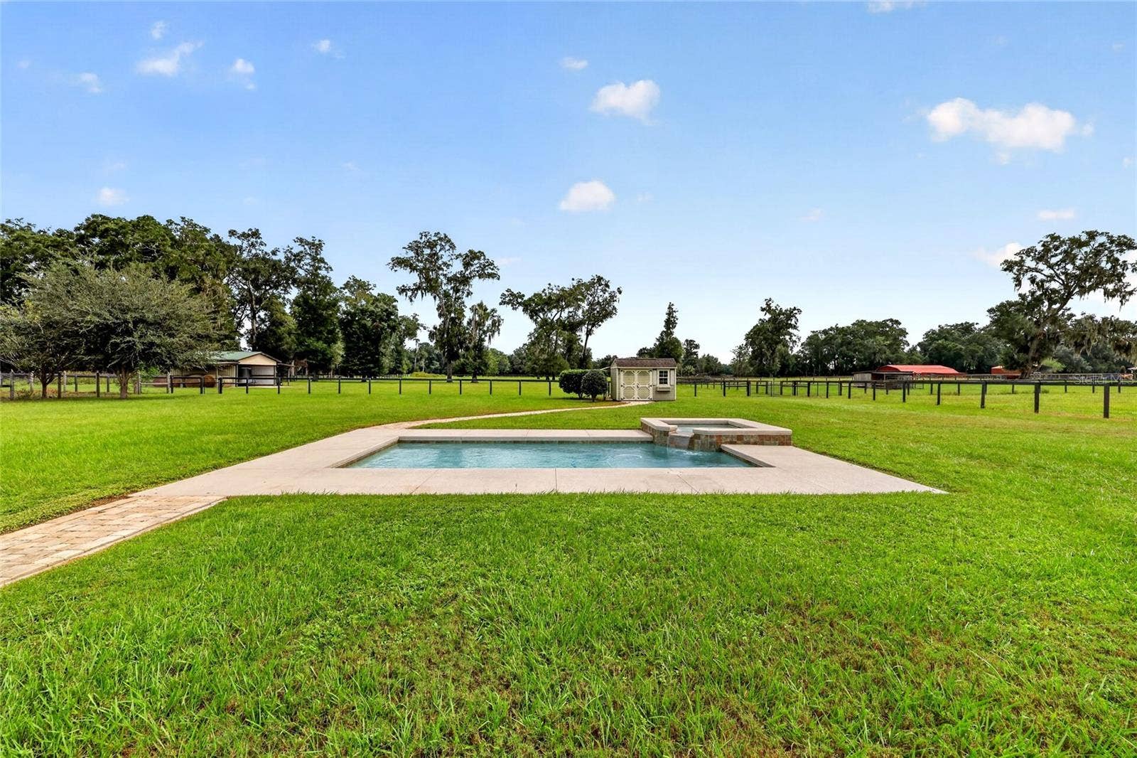 2556 NE 120TH STREET, Anthony, FL 32617 Heated Saltwater Pool with Spa
