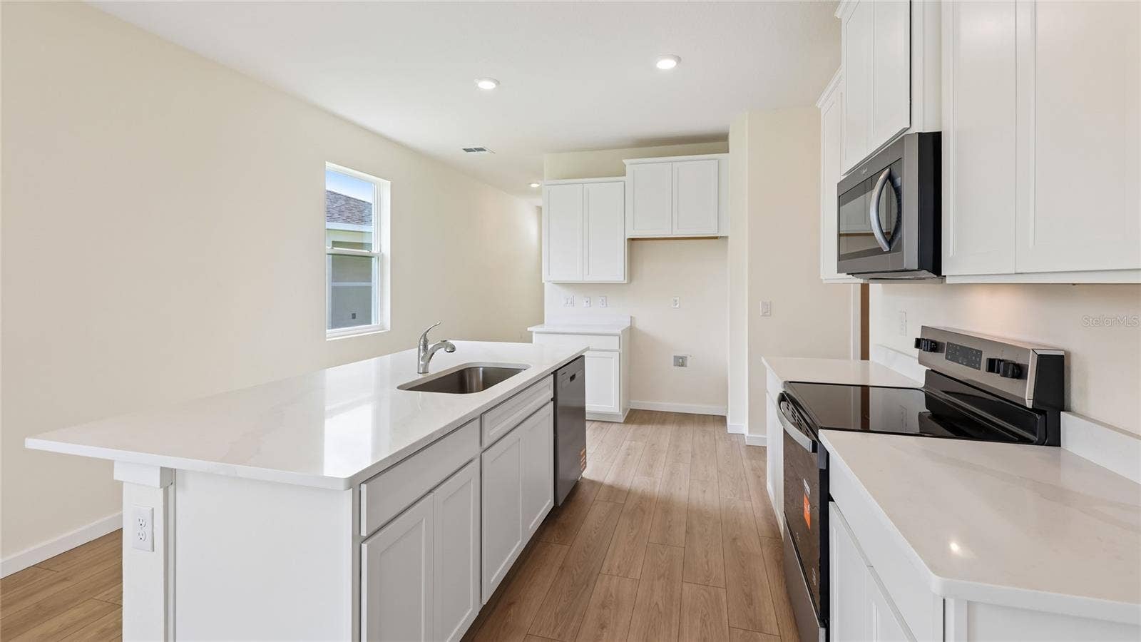 8766 PINECREST TRAIL, Wildwood, FL 34785