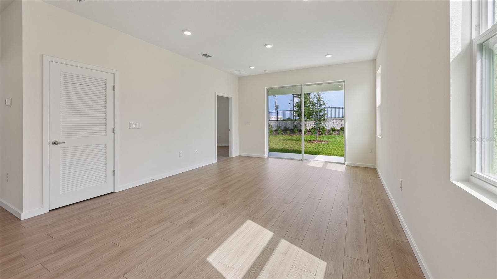 8766 PINECREST TRAIL, Wildwood, FL 34785