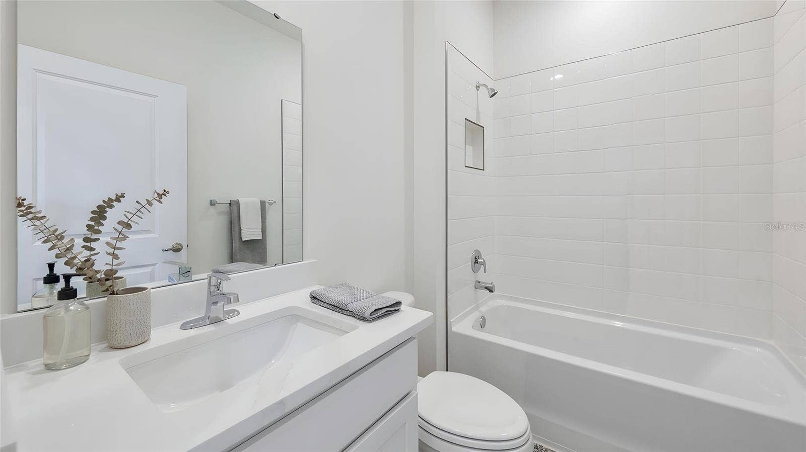 8766 PINECREST TRAIL, Wildwood, FL 34785