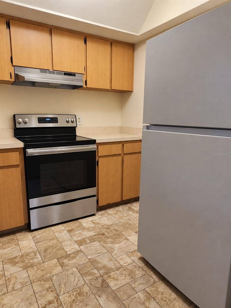 580 FAIRWAYS LANE, #G204, Ocala, FL 34472 Appliances Included