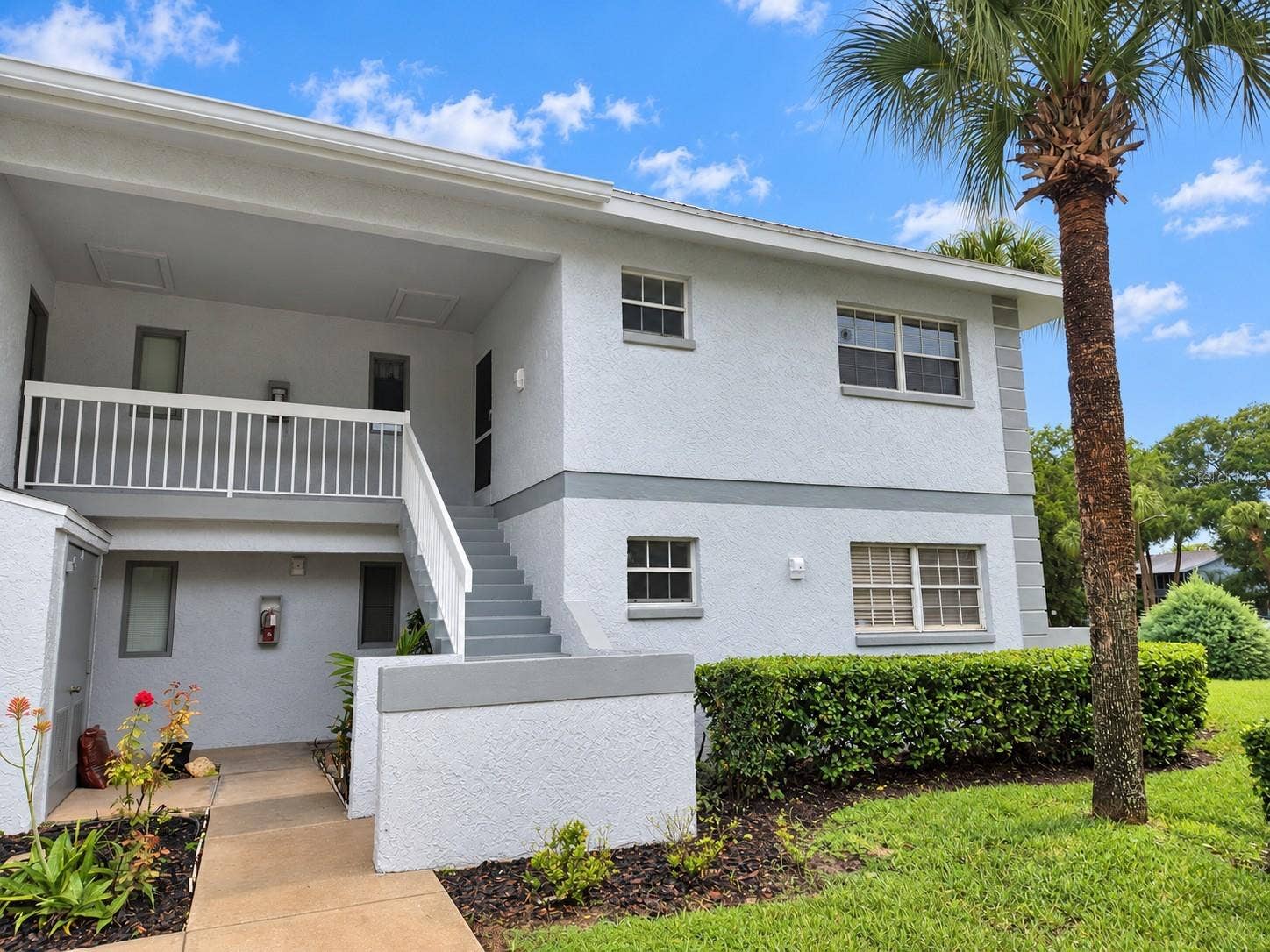 580 FAIRWAYS LANE, #G204, Ocala, FL 34472 Upstairs Unit