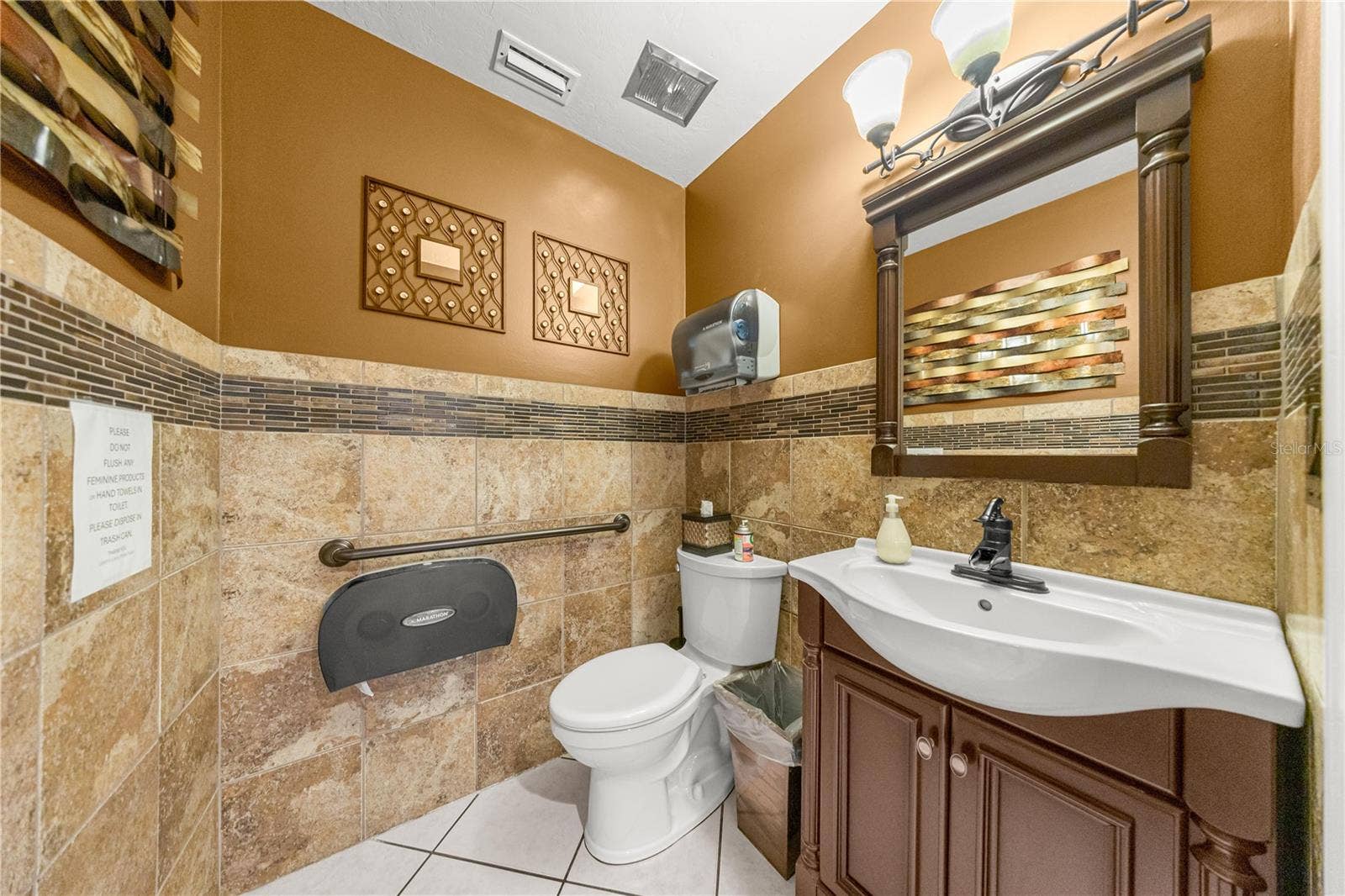 Men's Bathroom B2