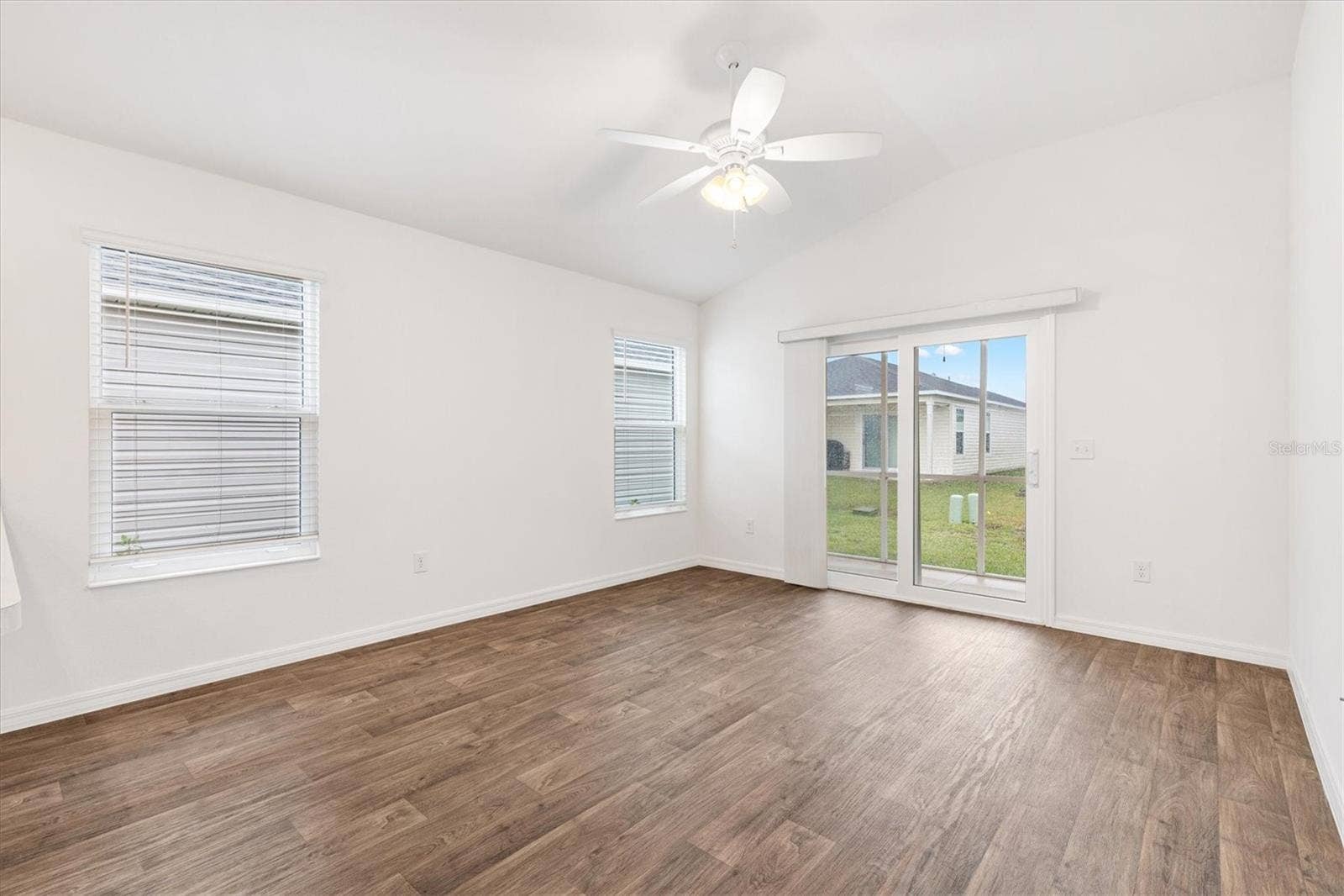 6225 DINGMAN WAY, The Villages, FL 32163 6225 DINGMAN WAY, The Villages, FL 32163