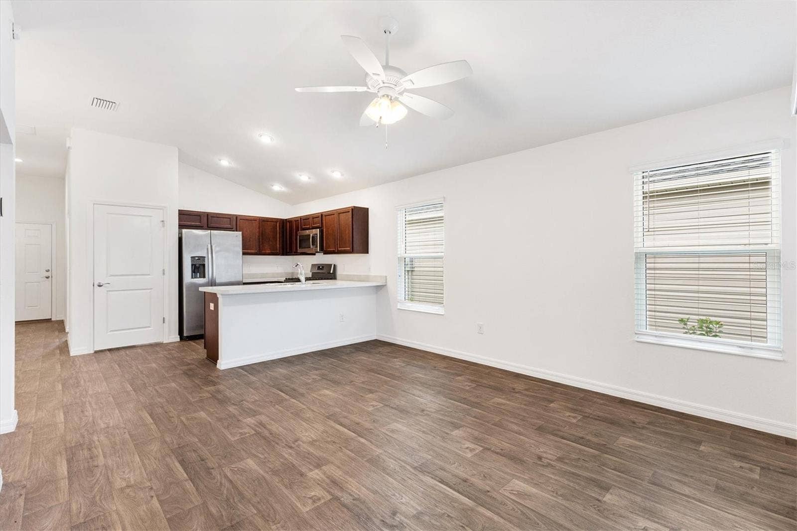 6225 DINGMAN WAY, The Villages, FL 32163 6225 DINGMAN WAY, The Villages, FL 32163