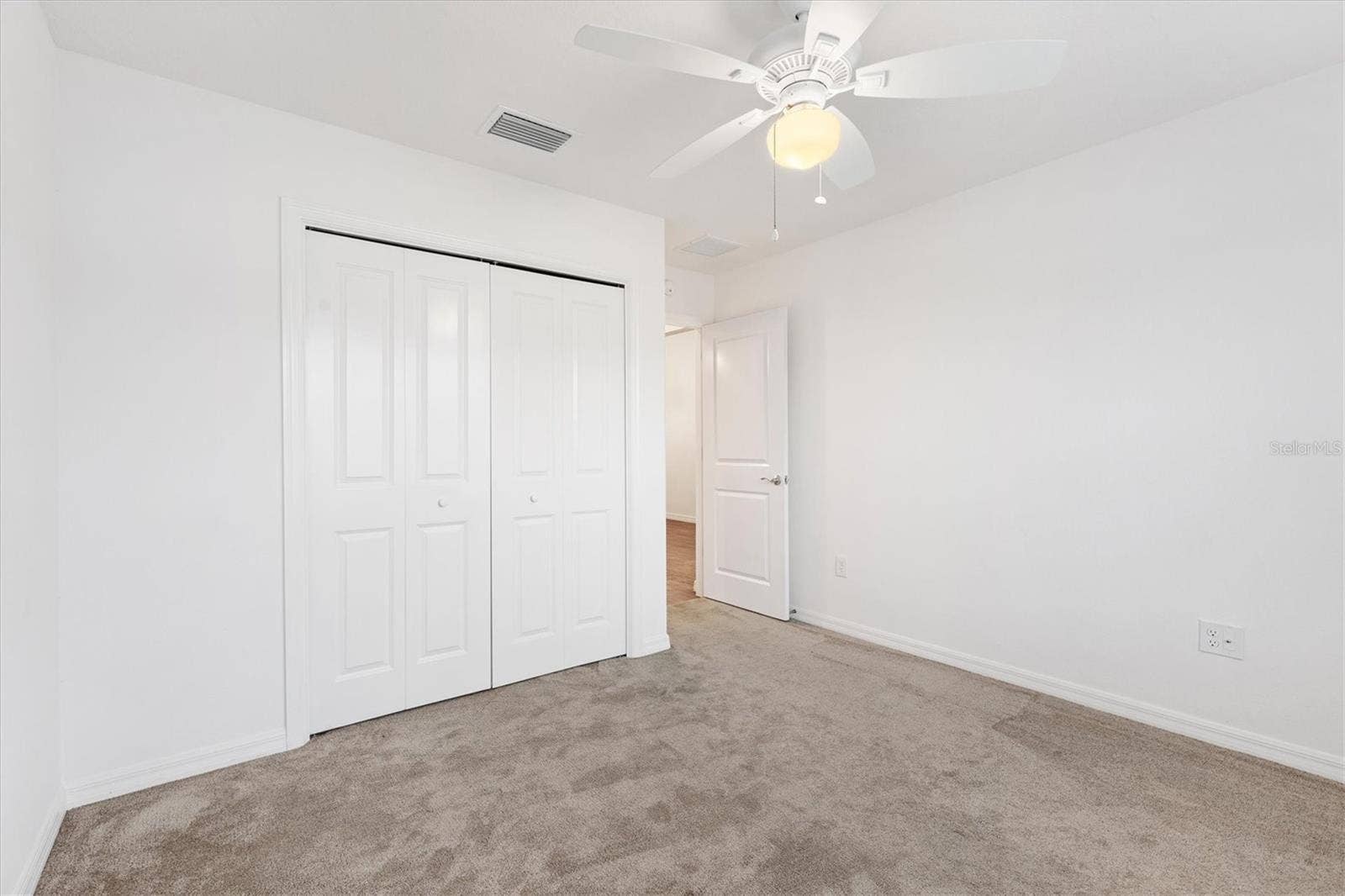 6225 DINGMAN WAY, The Villages, FL 32163 6225 DINGMAN WAY, The Villages, FL 32163
