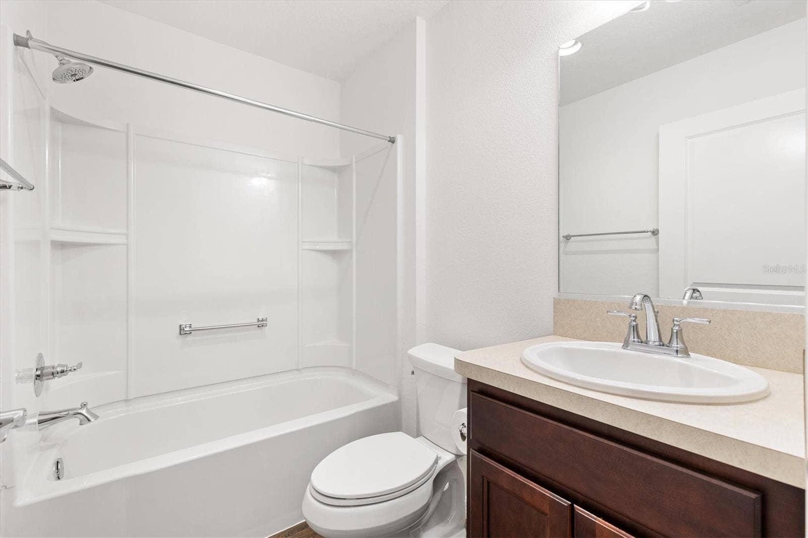6225 DINGMAN WAY, The Villages, FL 32163 6225 DINGMAN WAY, The Villages, FL 32163