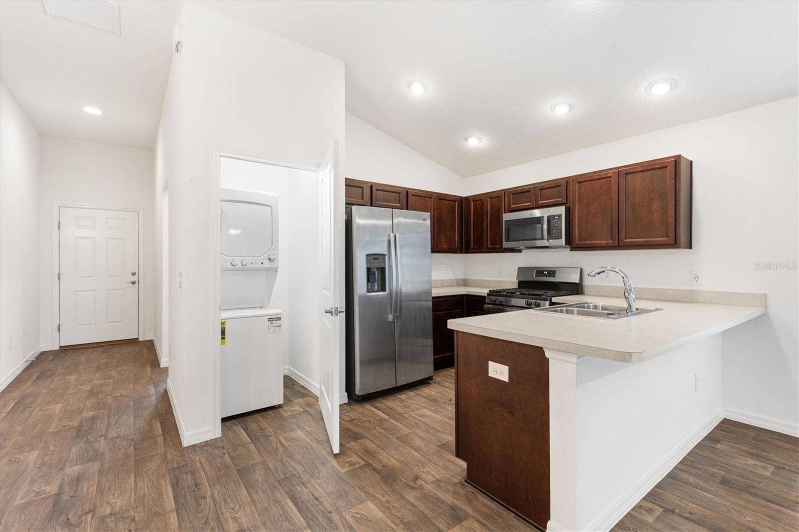 6225 DINGMAN WAY, The Villages, FL 32163 6225 DINGMAN WAY, The Villages, FL 32163