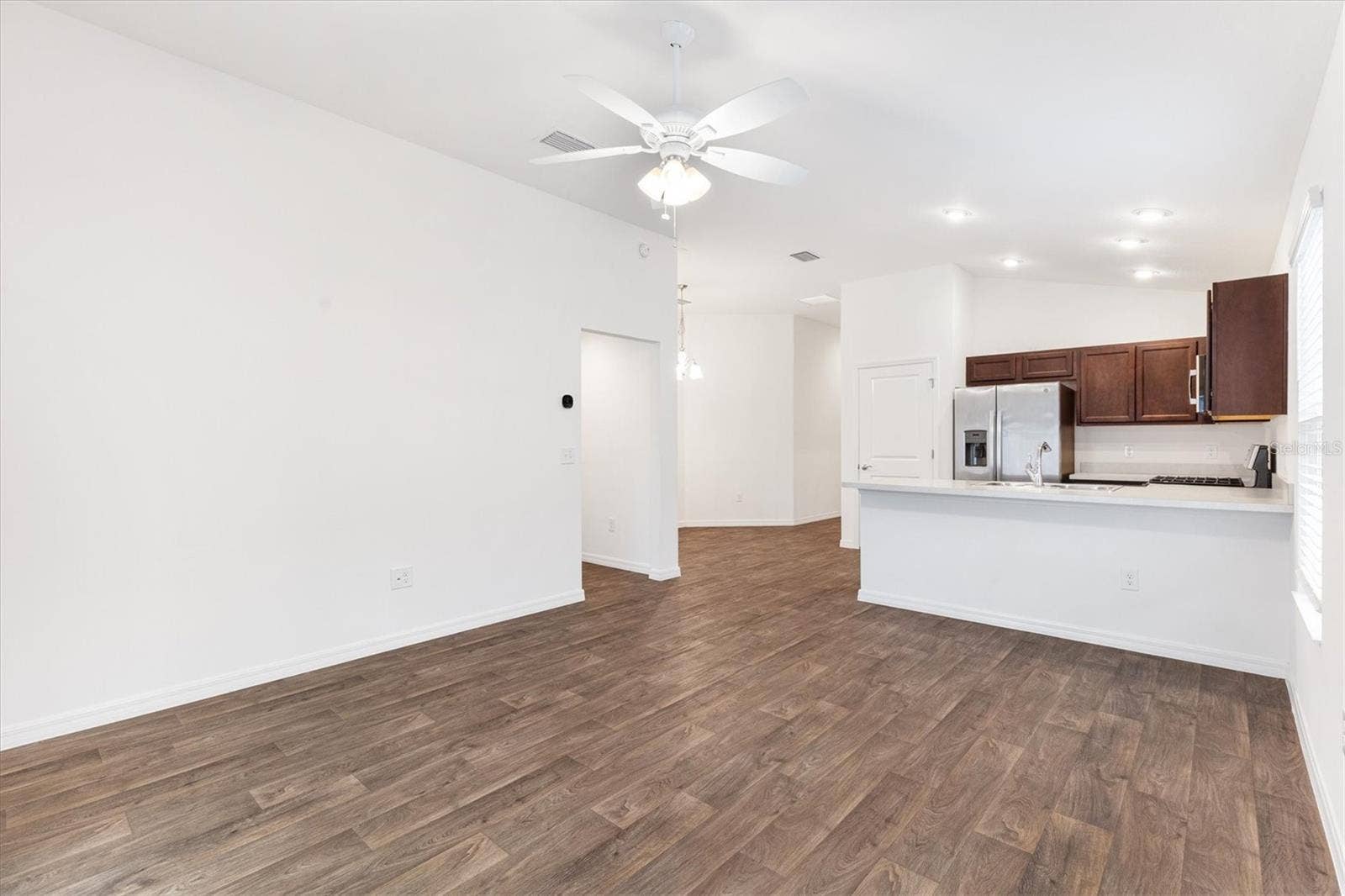 6225 DINGMAN WAY, The Villages, FL 32163 6225 DINGMAN WAY, The Villages, FL 32163