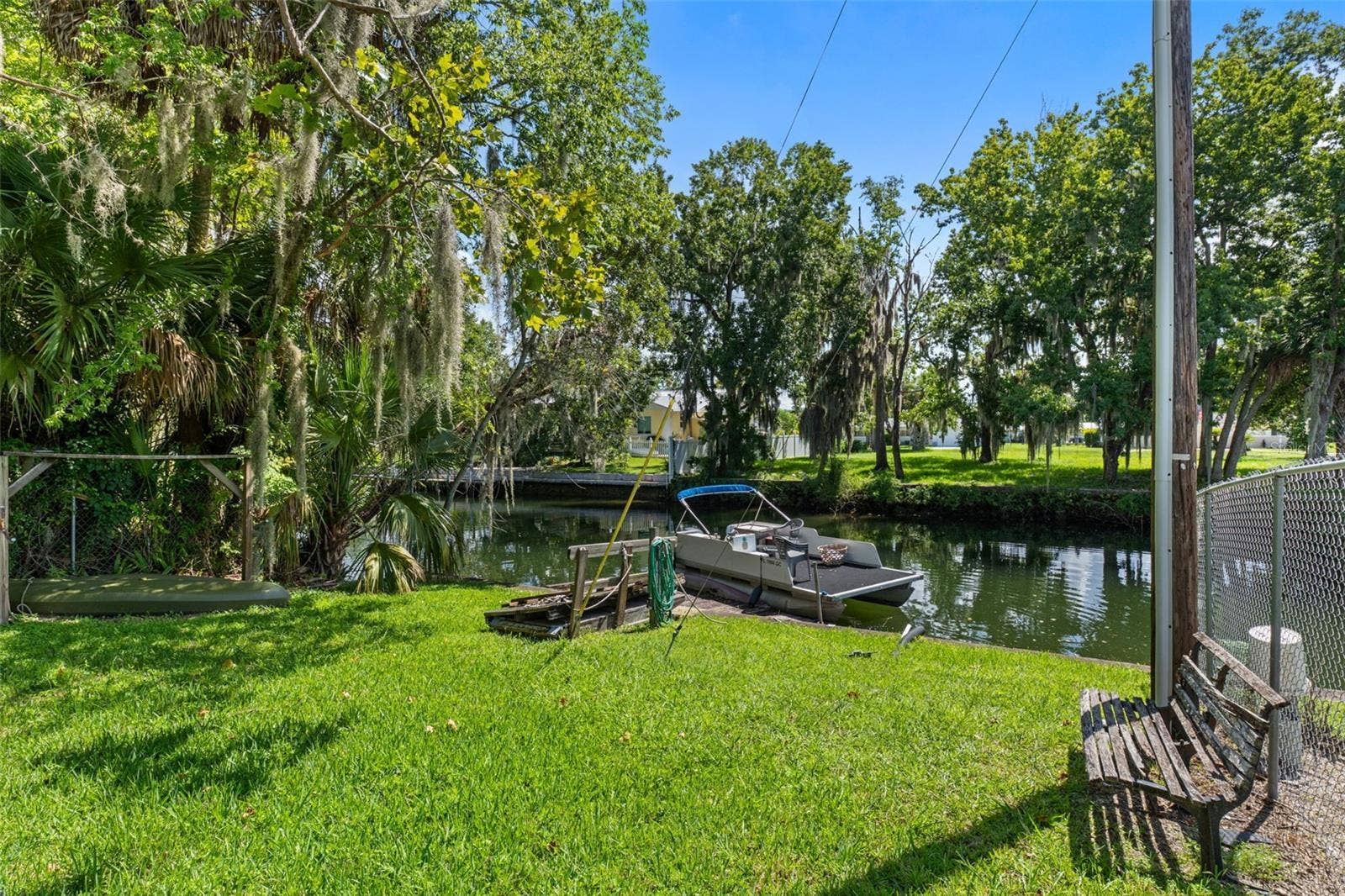 149 & 151 SE PARADISE POINT ROAD, Crystal River, FL 34429 149 & 151 SE PARADISE POINT ROAD, Crystal River, FL 34429