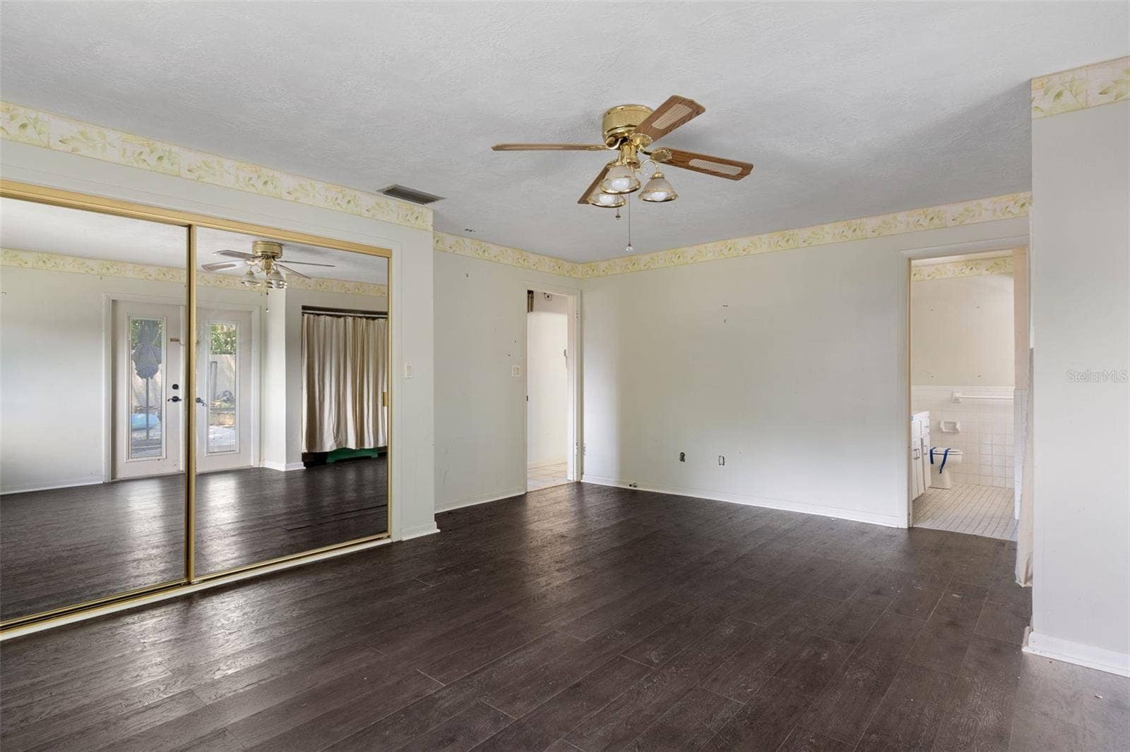 149 & 151 SE PARADISE POINT ROAD, Crystal River, FL 34429 149 & 151 SE PARADISE POINT ROAD, Crystal River, FL 34429