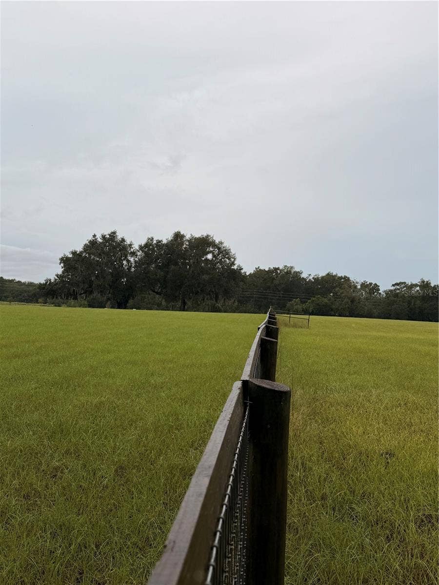 Southern boundary is a few feet south of this fenceline.