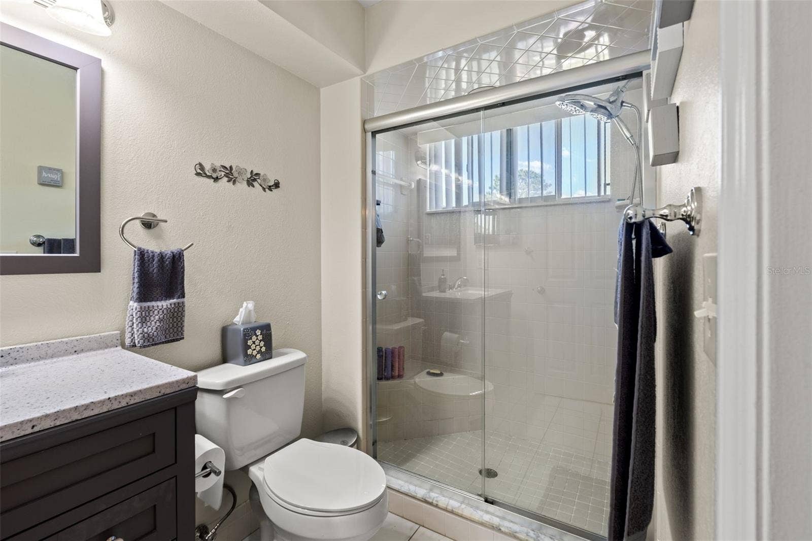 11530 SW 84TH AVENUE ROAD, Ocala, FL 34481 Updated Primary En-Suite w/ Walk-In Shower