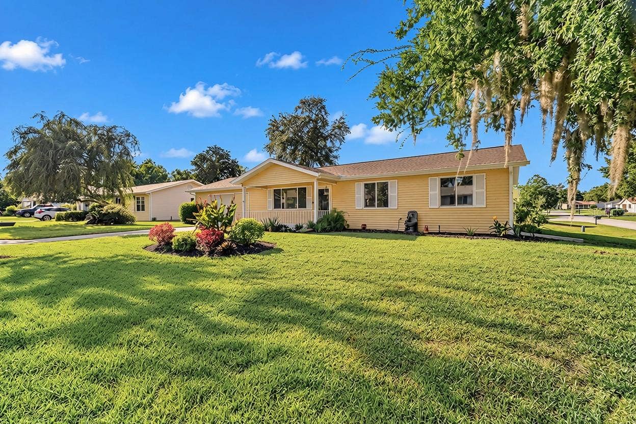 11530 SW 84TH AVENUE ROAD, Ocala, FL 34481 Front Exposure