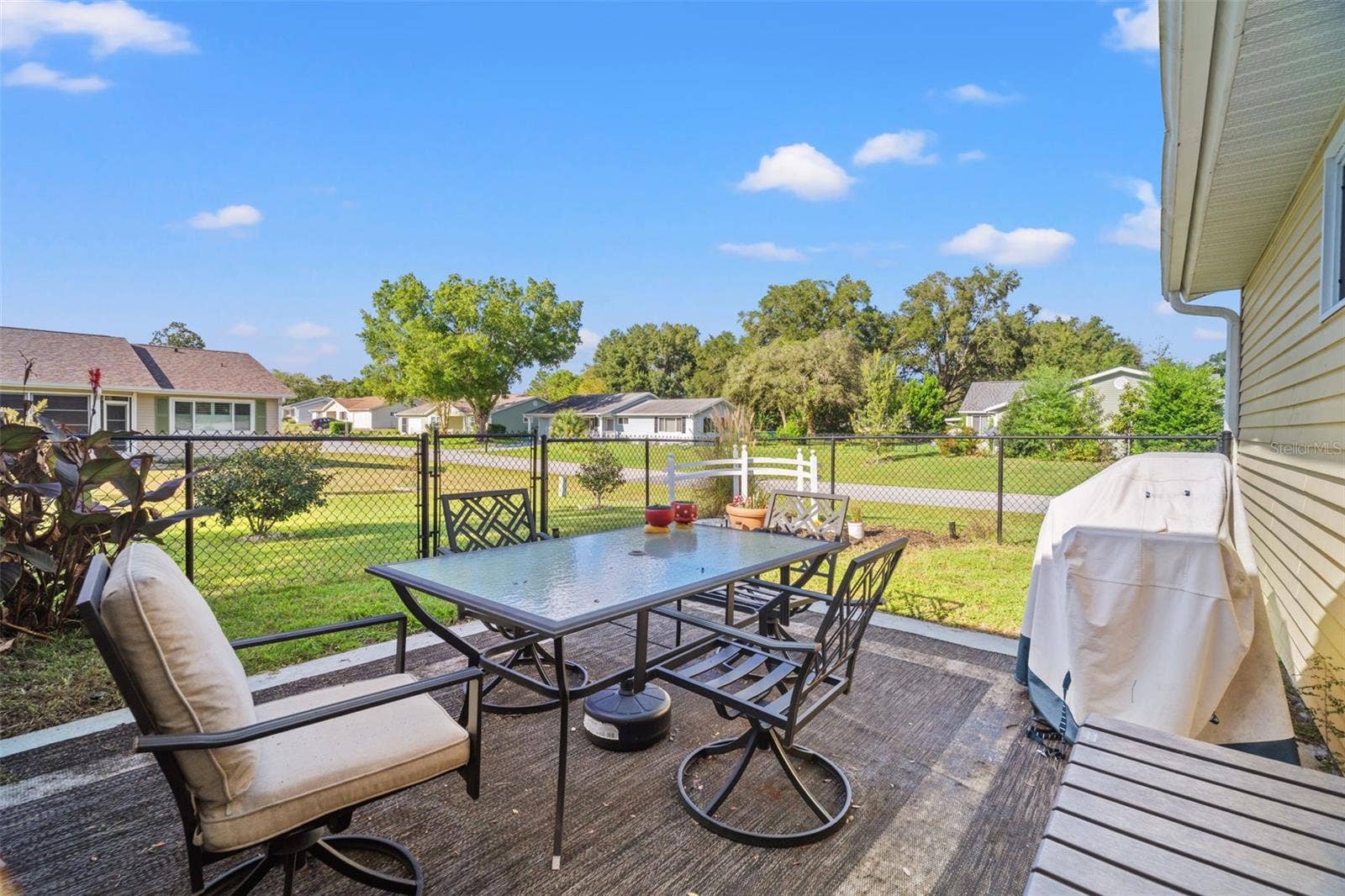 11530 SW 84TH AVENUE ROAD, Ocala, FL 34481 Fenced in Patio
