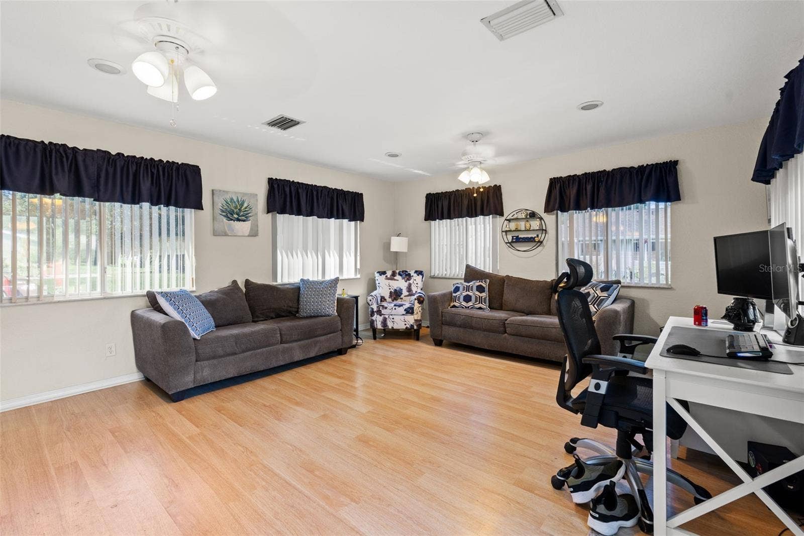 11530 SW 84TH AVENUE ROAD, Ocala, FL 34481 Family Room
