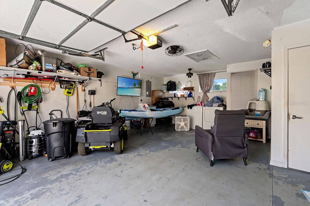 11530 SW 84TH AVENUE ROAD, Ocala, FL 34481 Garage