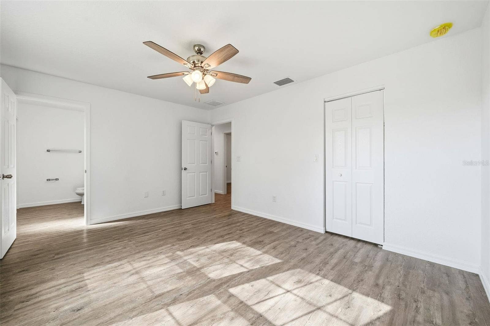 16450 SE 57TH PLACE, Ocklawaha, FL 32179