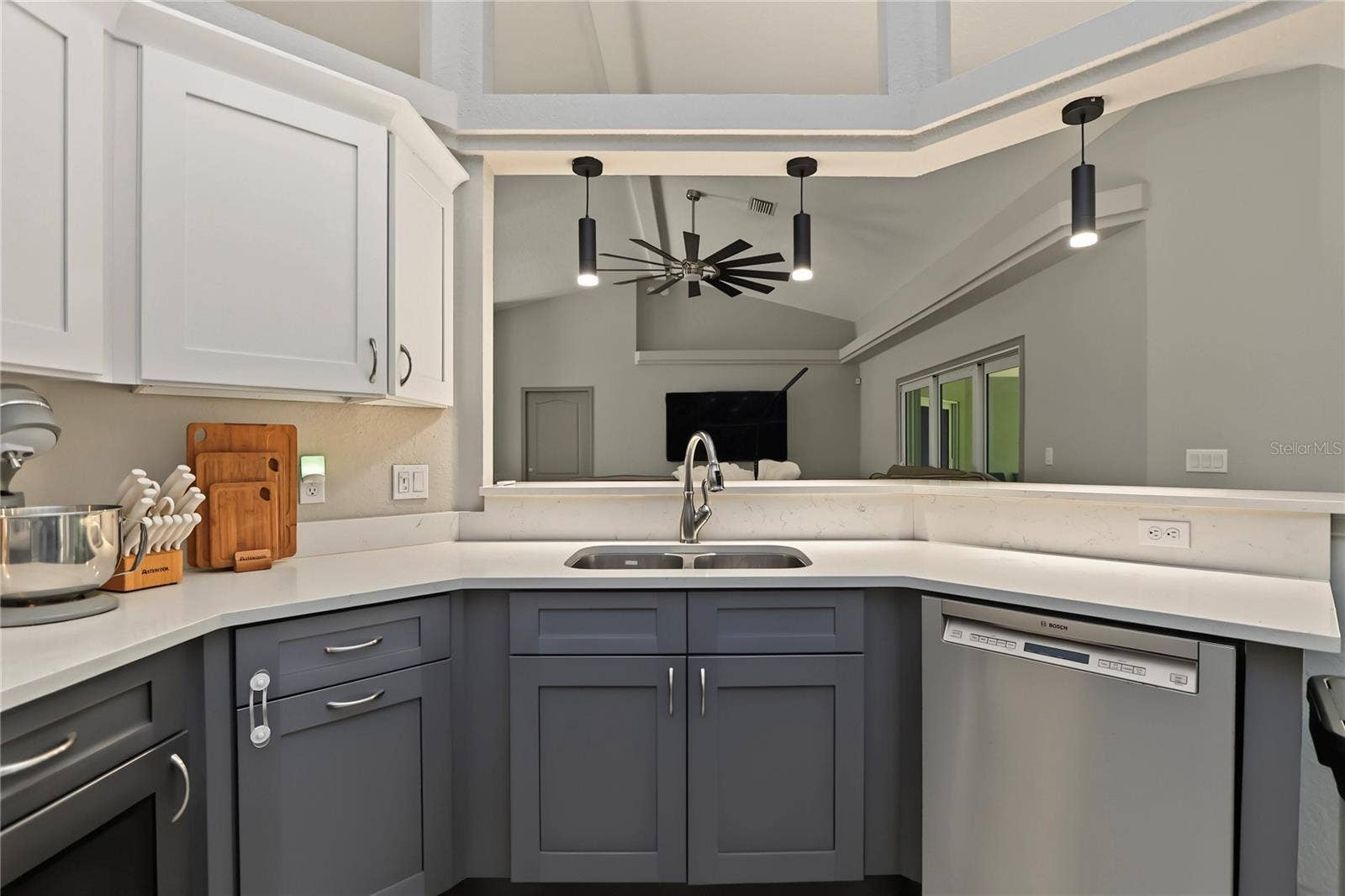 10377 SW 186 AVENUE, Dunnellon, FL 34432