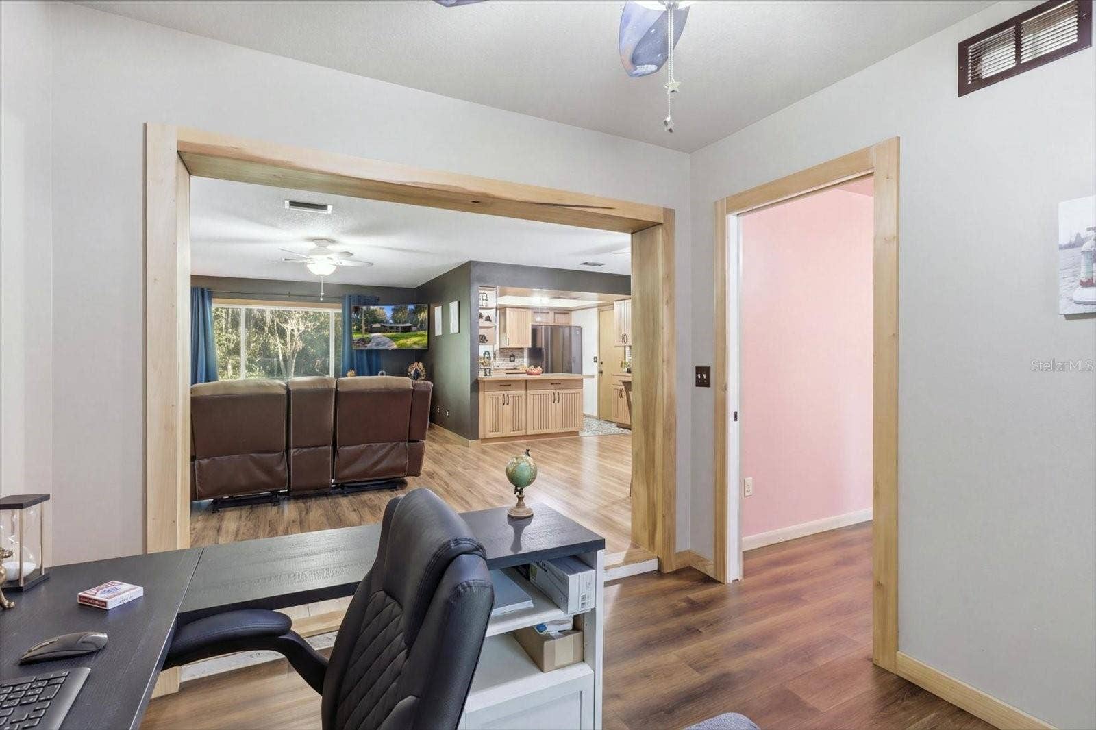 11129 W CEDAR LAKE DRIVE, Crystal River, FL 34428 Office