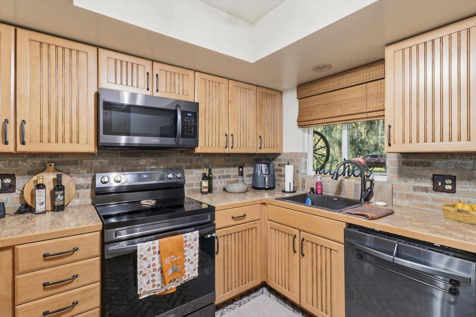 11129 W CEDAR LAKE DRIVE, Crystal River, FL 34428 Kitchen