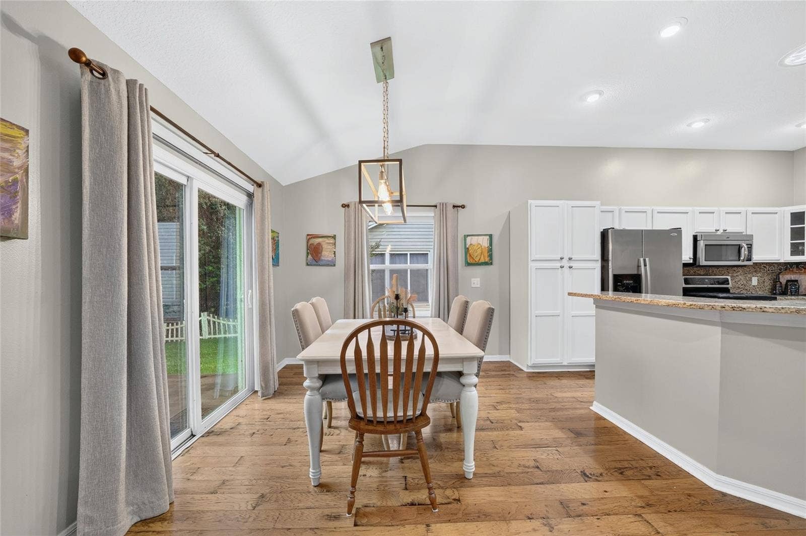 Dinette offers Bamboo floors and doors to the Lanai