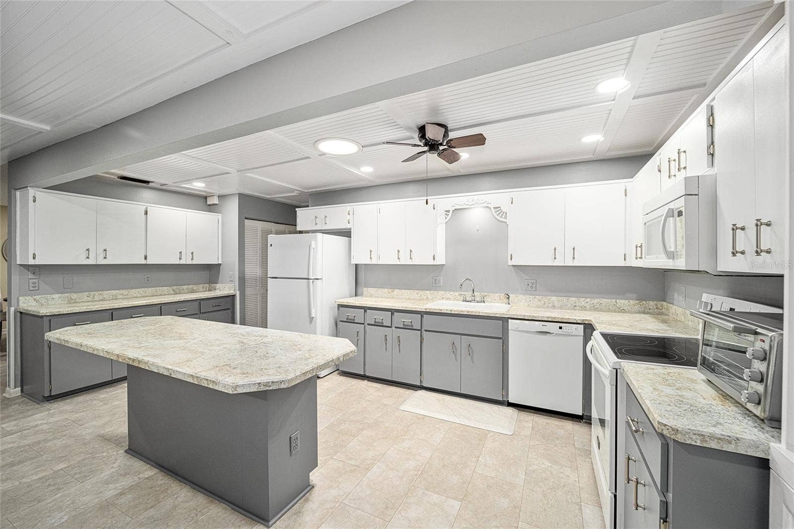8683 SW 93RD LANE, #D, Ocala, FL 34481 8683 SW 93RD LANE, #D, Ocala, FL 34481