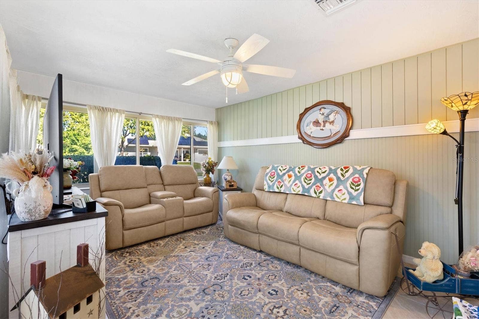 17432 SE 112TH COURT, Summerfield, FL 34491 Enclosed lanai under air with Shiplap and bead board.