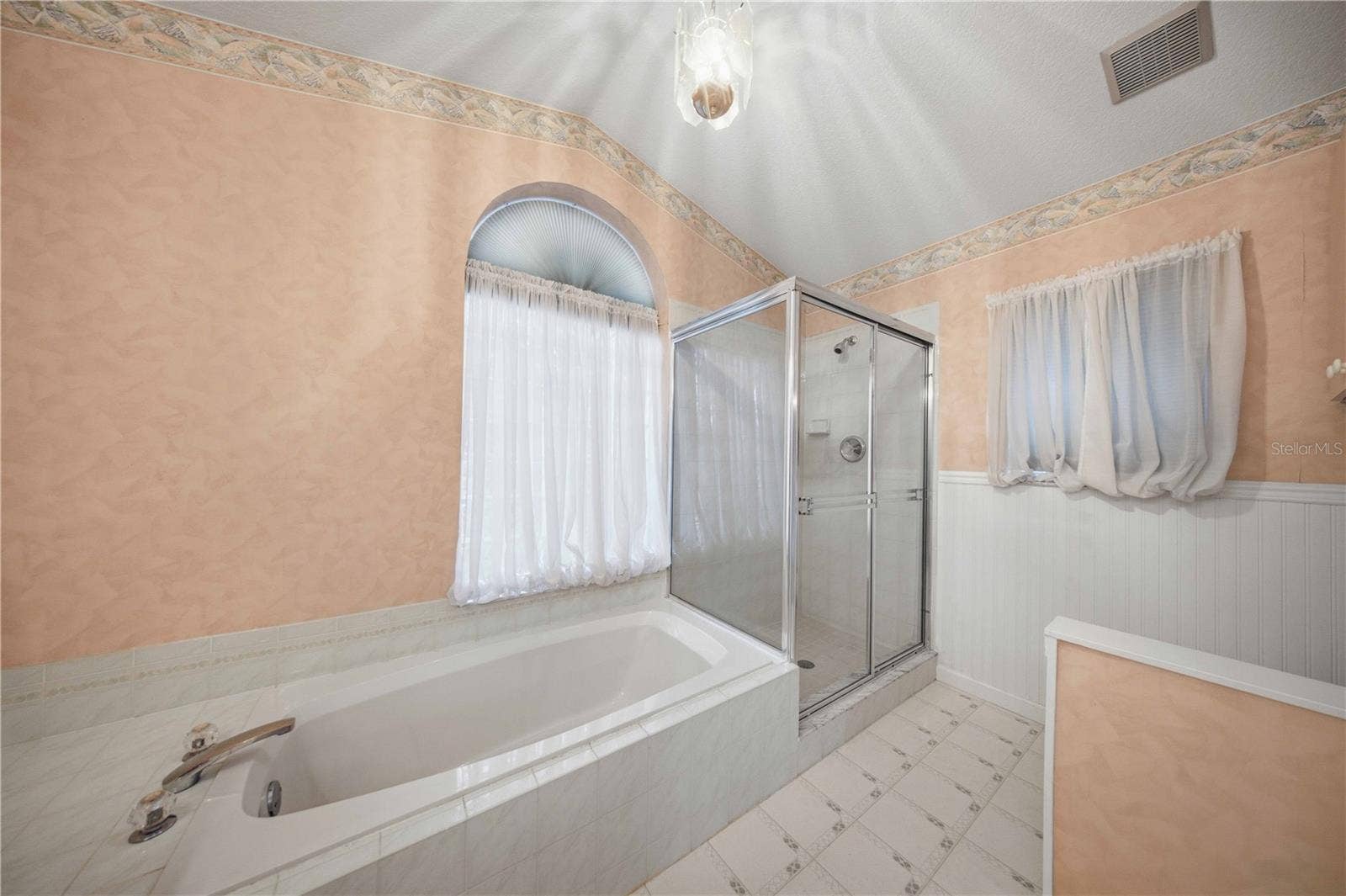 5126 NW 21ST LOOP, Ocala, FL 34482 Garden tub and shower