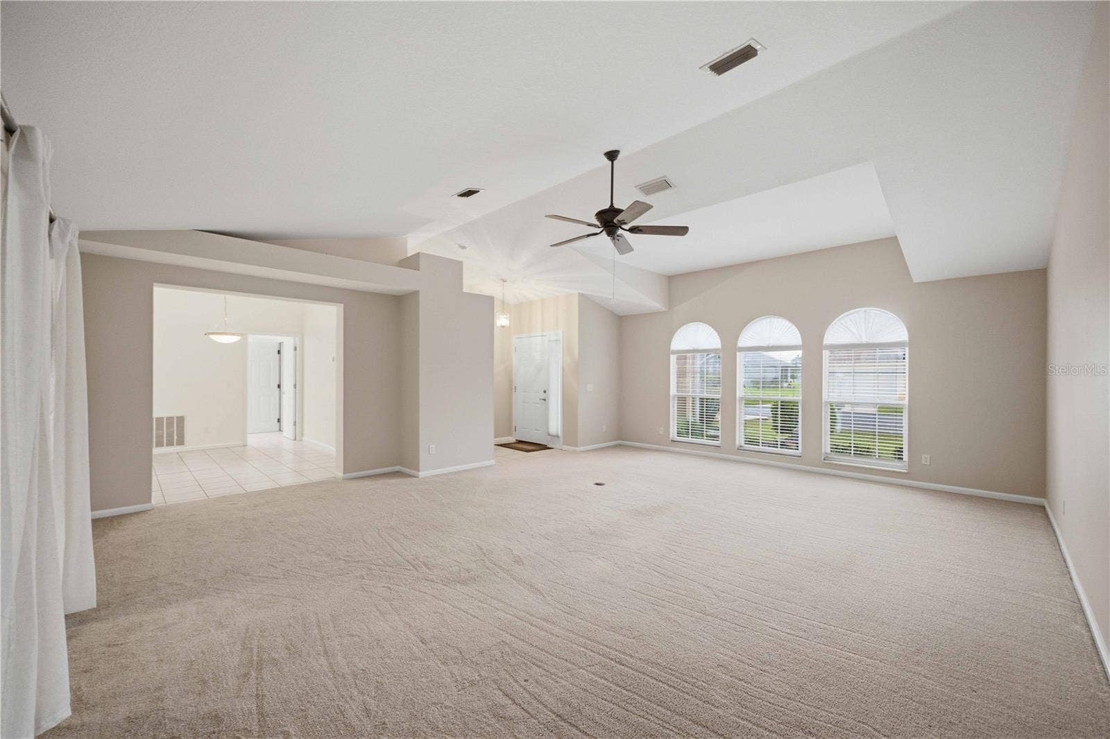 5126 NW 21ST LOOP, Ocala, FL 34482 Architectural features