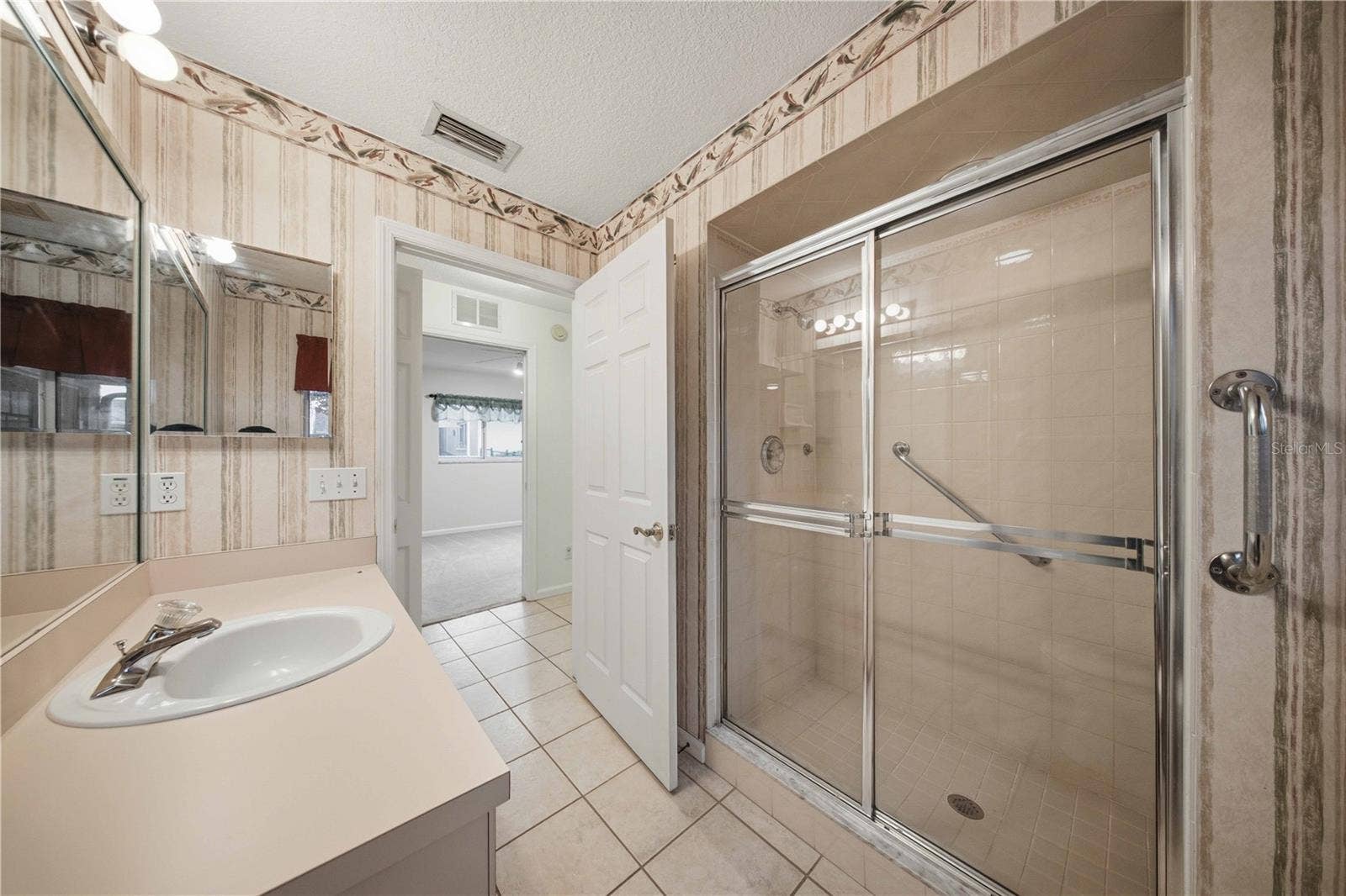 5126 NW 21ST LOOP, Ocala, FL 34482 Full bath with shower