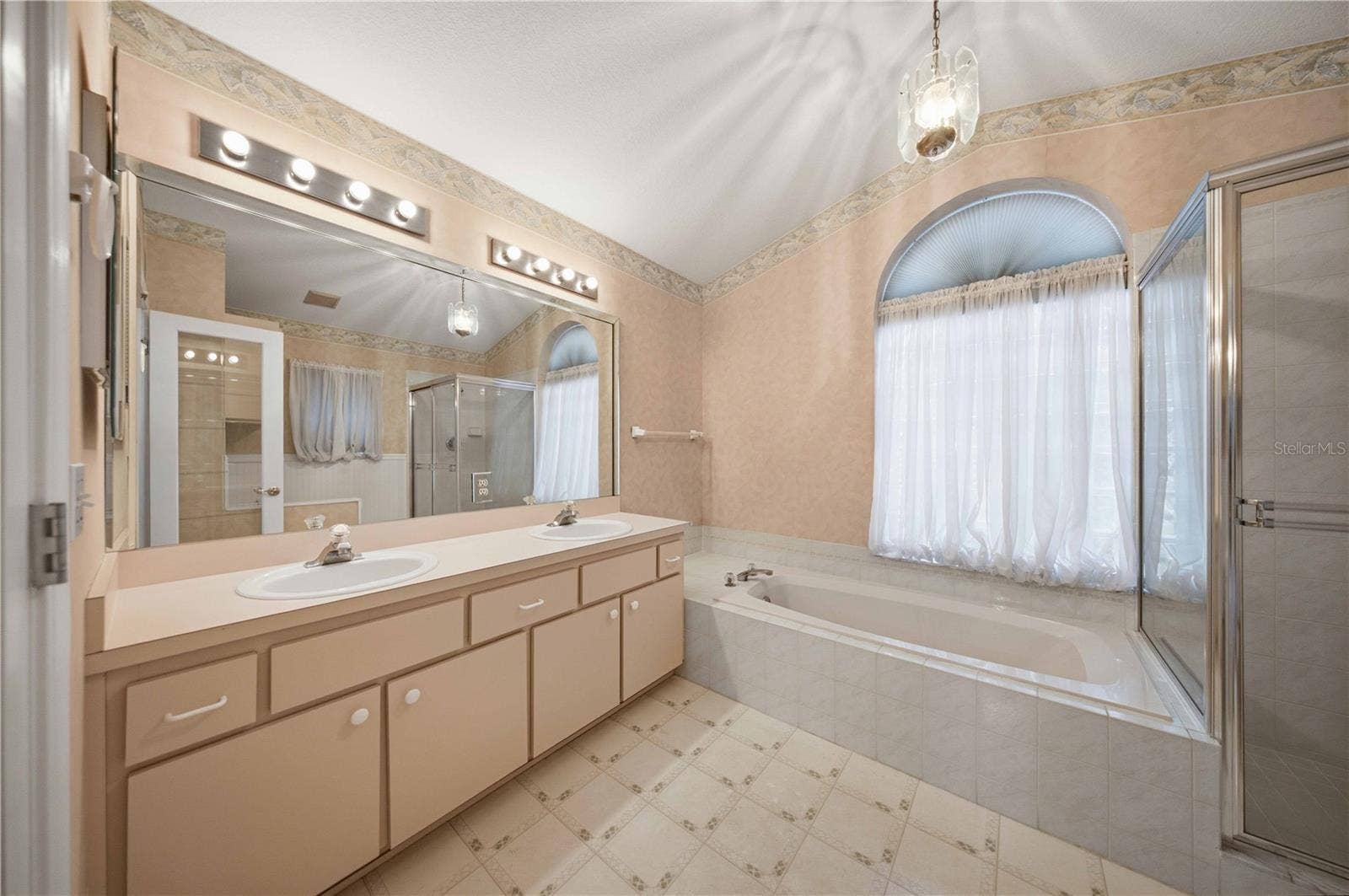 5126 NW 21ST LOOP, Ocala, FL 34482 Primary bedroom en suite bath