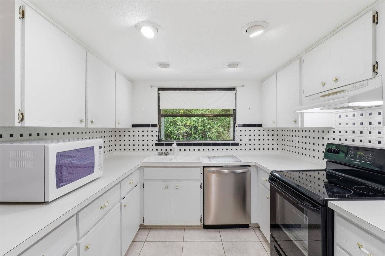 30 SYCAMORE CIRCLE, Homosassa, FL 34446
