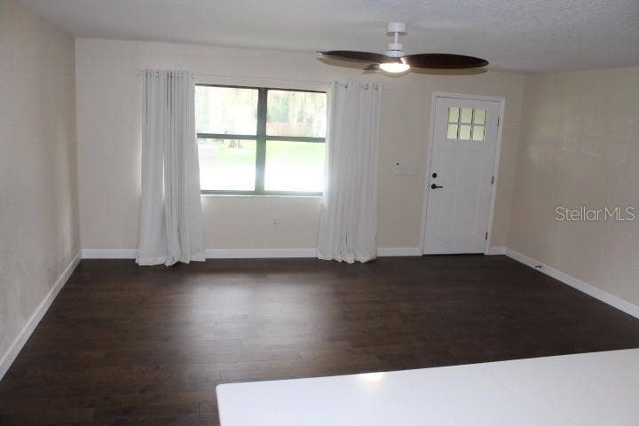 12082 SE 61ST COURT, Belleview, FL 34420 Lr from kitchen