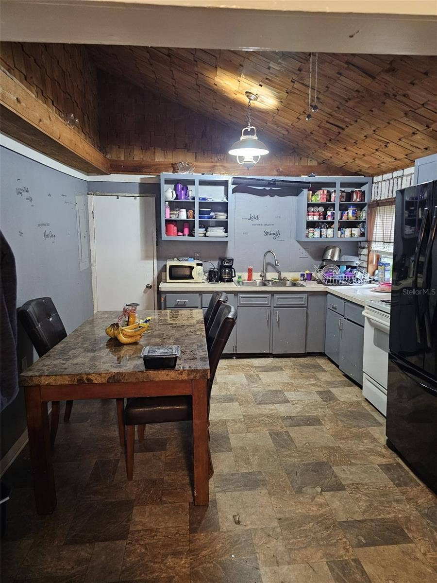 630 NE 9TH AVENUE, Ocala, FL 34470 630 NE 9TH AVENUE, Ocala, FL 34470